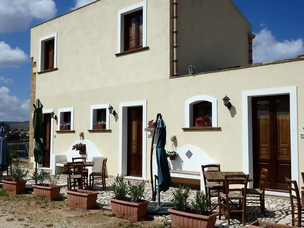 קוסטונאצ'י Baglio Cofano Rooms & Relax