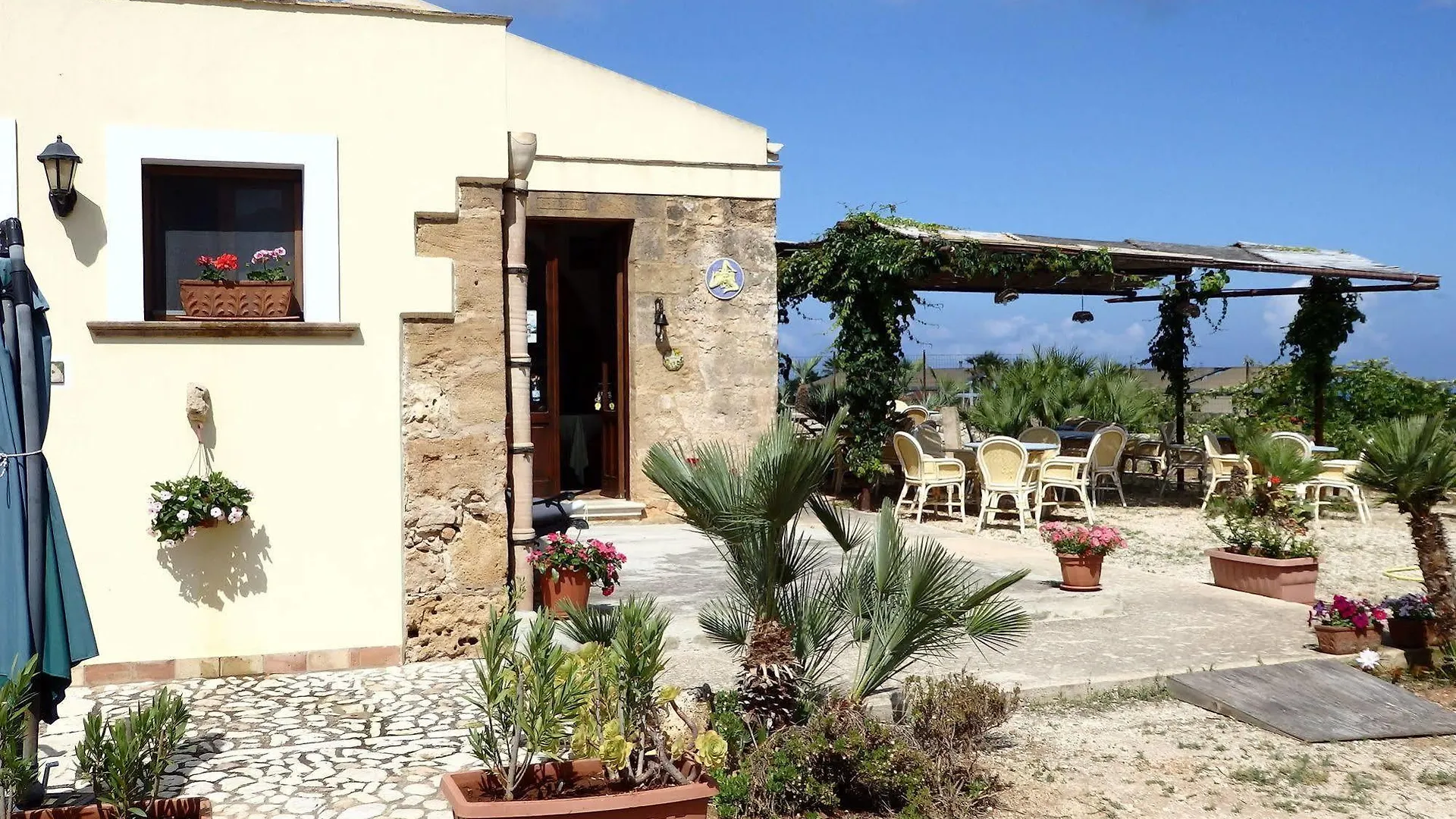 קוסטונאצ'י Baglio Cofano Rooms & Relax