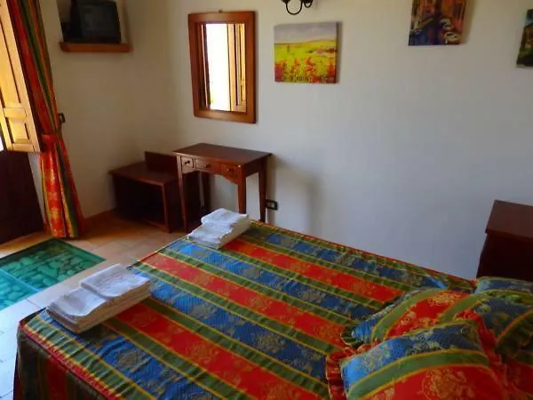 קוסטונאצ'י Baglio Cofano Rooms & Relax מלון